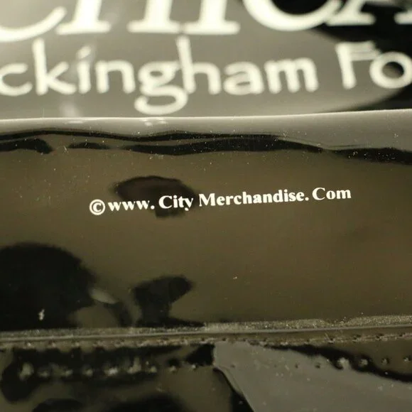 Chicago Landmark Vinyl Tote Bag, Shopping Bag, Souvenir Tote, Black and White - Picture 9 of 10